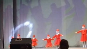 Закупилась в секонд хенде/Первое выступление моих маленьких дочек💃