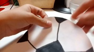 Сквиш футбольный мяч из бумаги.