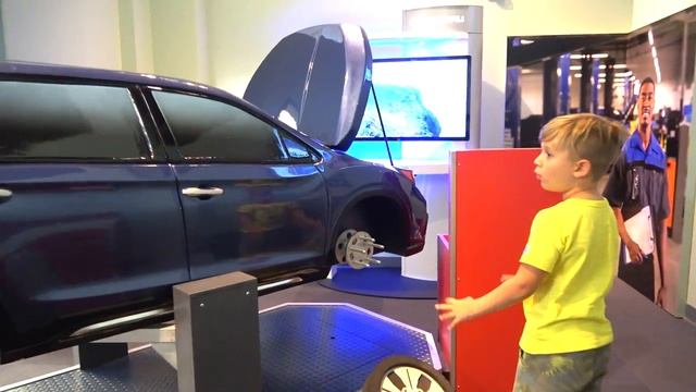 Рома и Диана Рома и Диана играют в Детском Музее - Discovery Children's Museum