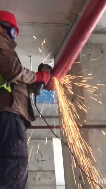 Резка трубы на высоте 3.5м #shorts #short #shortvideo #сварка #welders # смотреть онлайн
