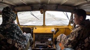 Чукотка.Чукотский парень первый раз за рычагами перед