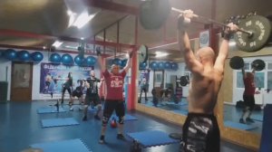 CrossFit в Феодосии. Толчки, T2B и махи гирей