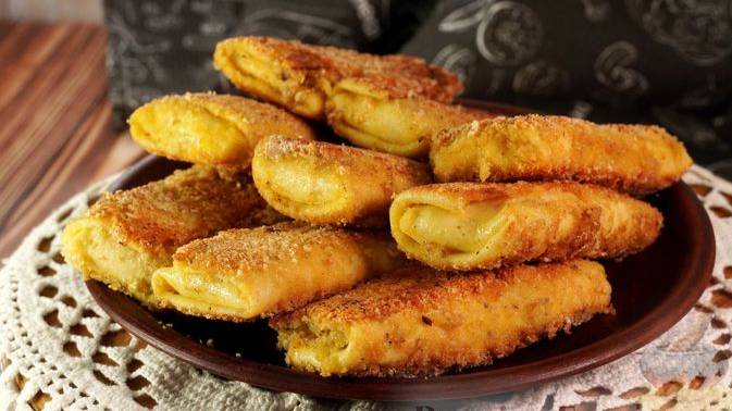 С хрустящей корочкой. БЛИНЧИКИ С КУРИЦЕЙ ПО-ПОЛЬСКИ