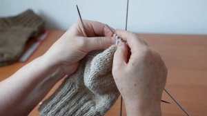 Вяжем носки спицами (клин подъёма стопы - продолжение)