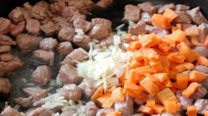 Говядина, тушеная с редькой