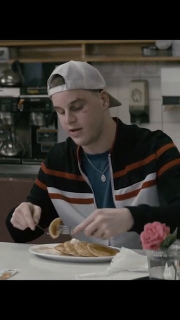 Халявные оладушки! | Сериал Wayne | #shorts #Wayne #Уэйн смотреть онлайн