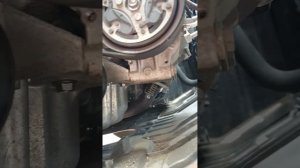 Замена обводного ремня и нижнего ролика 1КR-VET Toyota Raize, Da