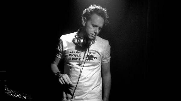 Караоке (-) на русском Любви блеск - One Caress - Depeche Mode смотреть онлайн