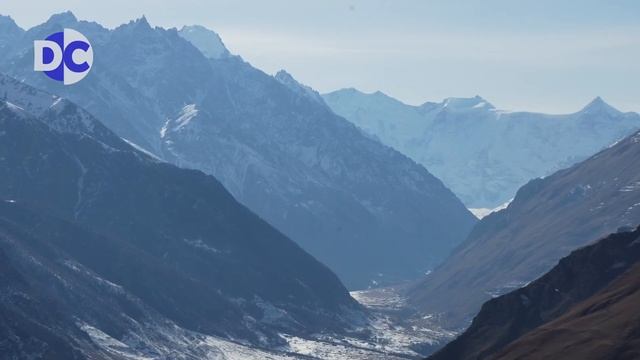 ВЛЮБЛЁННЫЕ В ГОРЫ. ЗАЧЕМ ПЕРЕЕЗЖАЮТ ЖИТЬ НА КАВКАЗ ИЗ ? смотреть онлайн