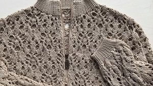 Раскошный кардиган спицами Мониль от Кучинелли.