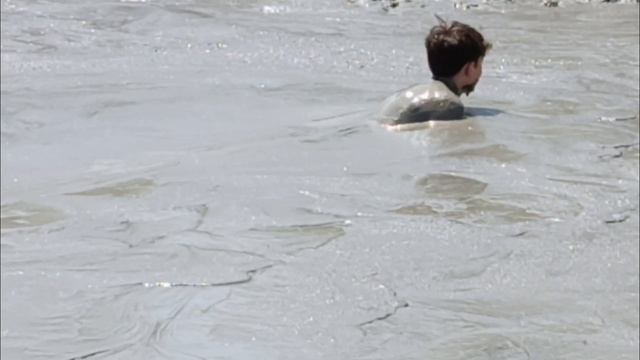 Грязевой вулкан,Богдан плавал в грязи😱 смотреть онлайн