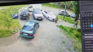 🏃Украинцы разбегаются в разные стороны увидев собак в камуфляже собственной армии