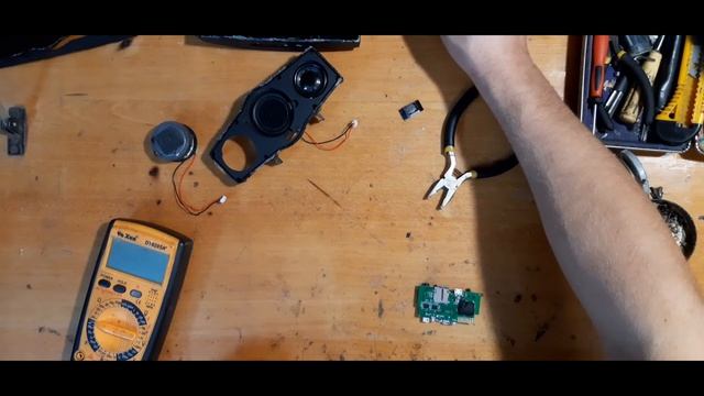 Ремонт музыкальной колонки , не включается портативная колонка смотреть онлайн