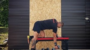 Тяга гантели в наклоне на лавке