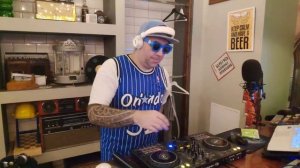 DJ Сергей Обломов на стриме в баре Станция Жигулевская