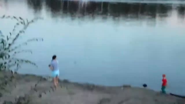 Влог: Катаюсь на ОЧЕНЬ СТРАШНОМ АТТРАКЦИОНЕ! Гуляем на берегу Иртыша смотреть онлайн