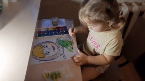 Настя рисует в 2.5 года