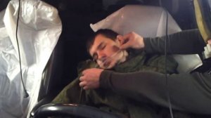 заклеили рот скотчем