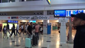 Зал регистрации в аэропорту Анталии, 160 стоек регистрации 09.2024