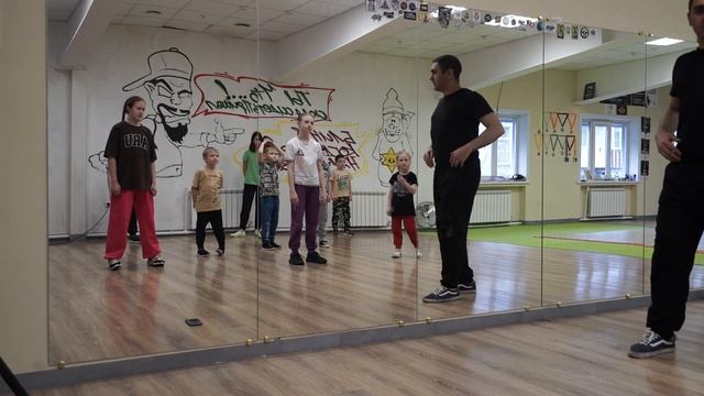 прикол 1 с позвоночником... смотреть онлайн