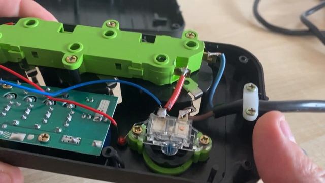 Разборка сетевого удлинителя с ЮСБ.Смотрим что внутри смотреть онлайн