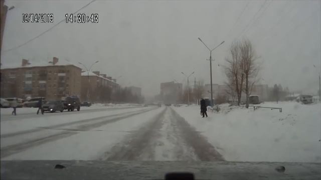 Дорогу на зеленый сигнал светофора надо переходить аккуратно смотреть онлайн