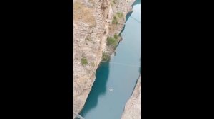 Прыжок с верёвкой в Сулакском каньоне в Дагестане.