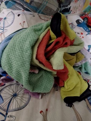 Складываю полотенца, их очень много😨