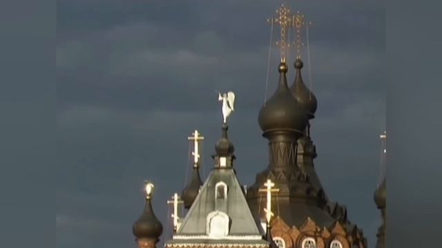 ДВУМ БЕСНОВАТЫМ ЖЕНЩИНАМ ЯВИЛАСЬ БОГОРОДИЦА И ВЕЛЕЛА смотреть онлайн