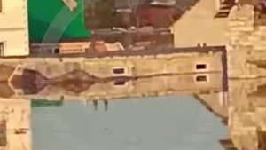 Дома в Орске продолжают уходить под воду