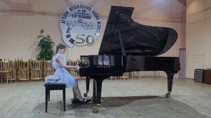 Дубовская-Пышная В.8 лет 
Л.В.Бетховен Сонатина соль мажор 1ч