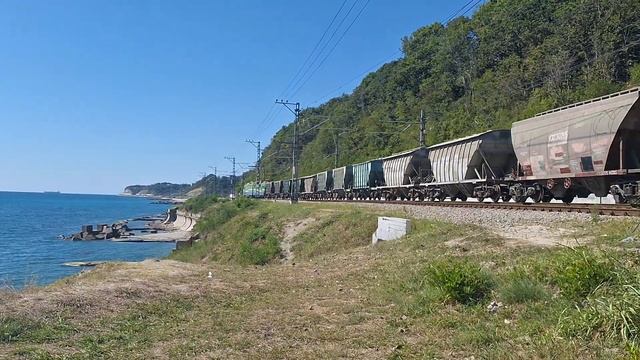 [ЭКСКЛЮЗИВ!] 2ЭС4К-045 тянет грузовой состав из хоперов, к смотреть онлайн