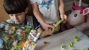 ZURU SMASHERS JURASSIC LIGHT UP DINO