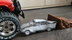 УНИЧТОЖЕНИЕ БУМАЖНОЙ МОДЕЛИ ВАЗ 2110!