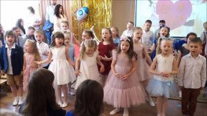 Воспитатель - это друг / авт. Л.Кириллова и С.Каптюхов