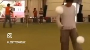 Кака в рекламном ролике сломал лампу освещения