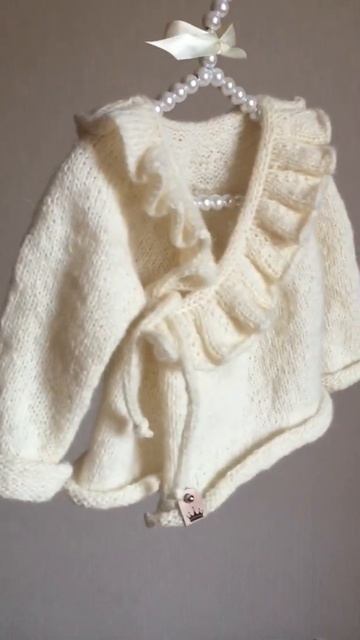 Кардиган для маленькой леди #ручнаяработа #вяжу #handmade #дети #детскаяодежда