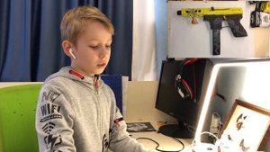 Пистолет из картона TEC 9