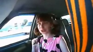 Неадекватная девушка в такси