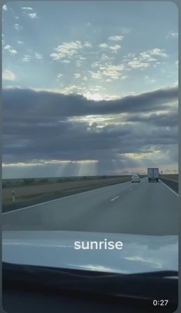 Первые 6 часов в пути. Встречаем шикарный рассвет на дороге Калмыкии. 🌞