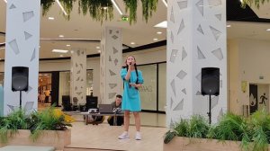 Внеорбитные  поёт Надирова Алиса
 ТРЦ Весна концерт Сила искусства