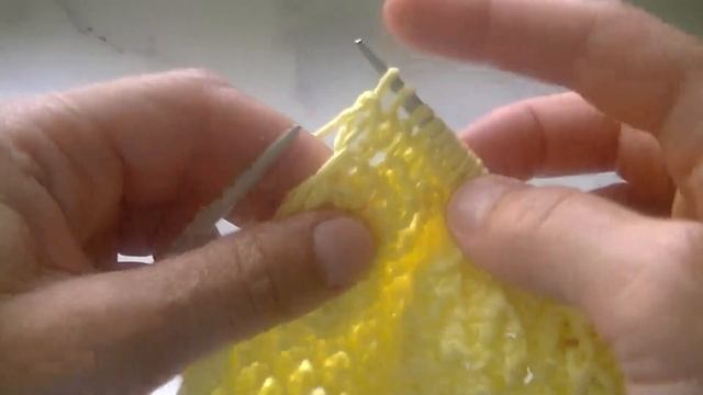 ПРОСТАЯ "АЖУРНАЯ СЕТКА" СПИЦАМИ. ЧАСТО ИСПОЛЬЗУЕМЫЙ УЗОР ДЛЯ ЛЕТНИХ ИЗДЕЛИЙ. смотреть онлайн