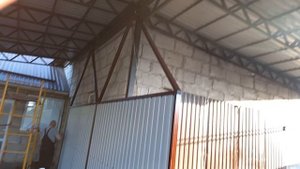 Откотные ворота с верхним расположением напровляющей балкой.