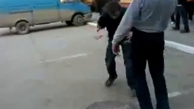 Бешеный тектоник батл c дракойDrum n Bass