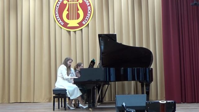 Концерт  С музыкой не расстаемся Халютина Ольга Улановская Юлия