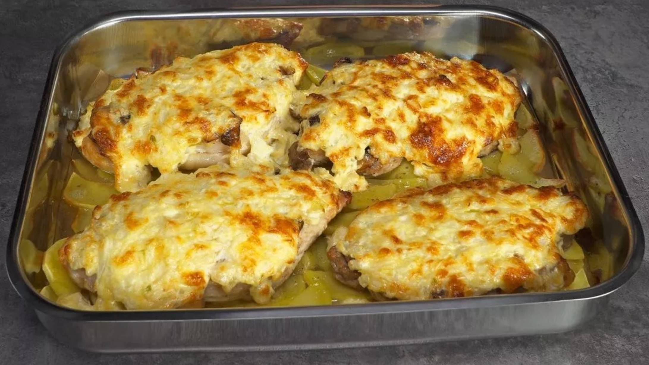 Популярное МЯСО ПО-ФРАНЦУЗСКИ для семейного ужина и к празднику! Рецепт от Всегда Вкусно! смотреть онлайн