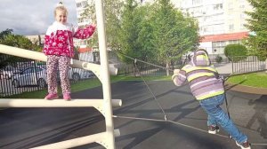 Пол это лава в затулинском парке/ Оля-котик