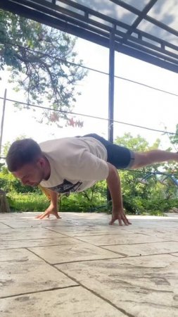 Heavy man remember how to push up in planche #calisthenics #workout #shorts