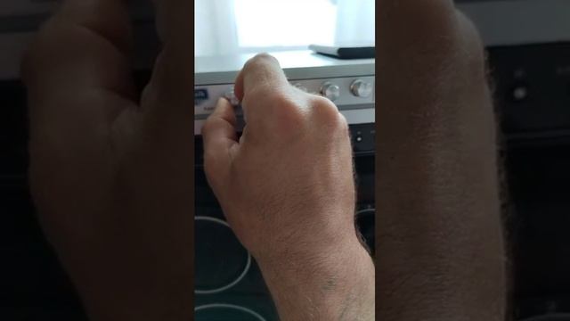 Усилитель 2 по 100,задача показать мощность усилителя. смотреть онлайн