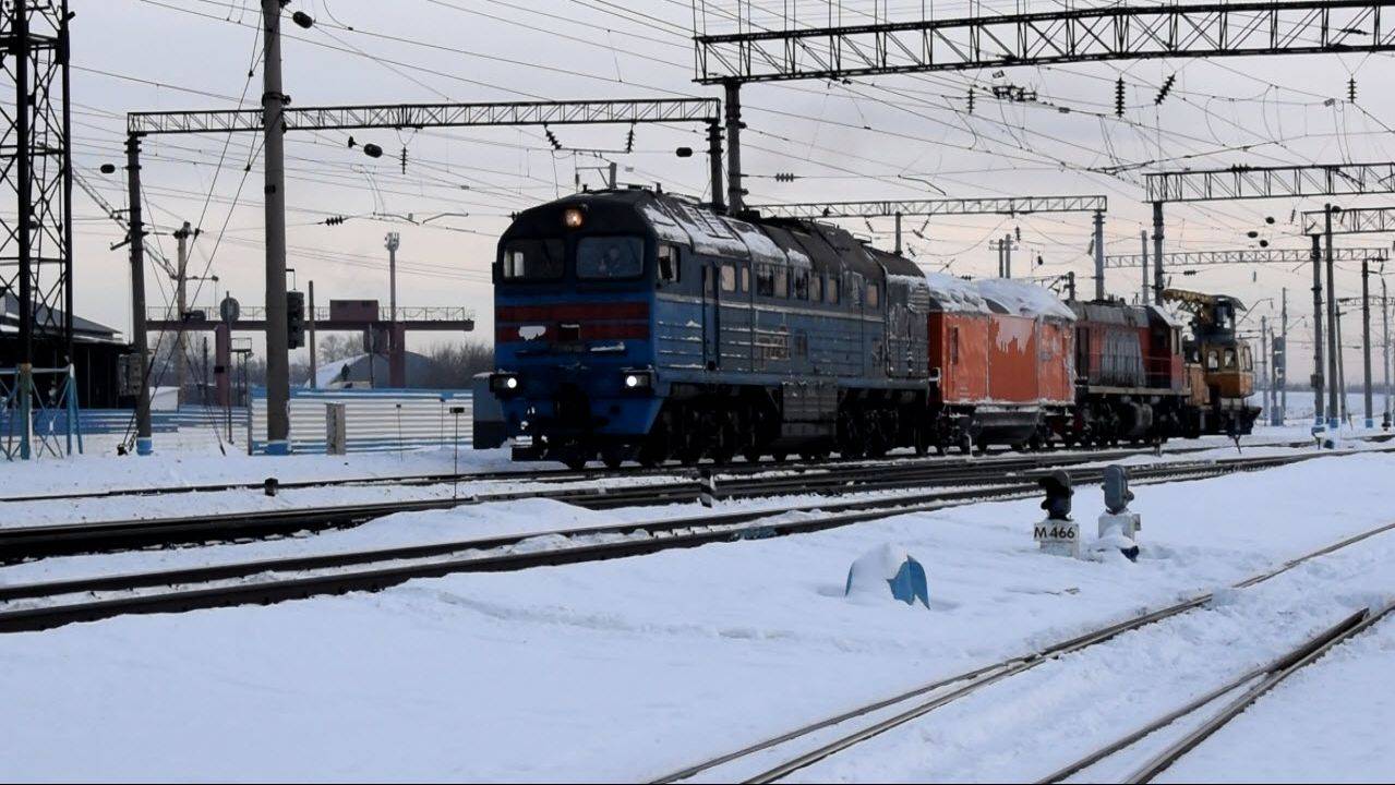 Тепловозы 2ТЭ116-0065Б+ПОМ1М-024+ТЭМ2-7477 и МПТ-4-1052